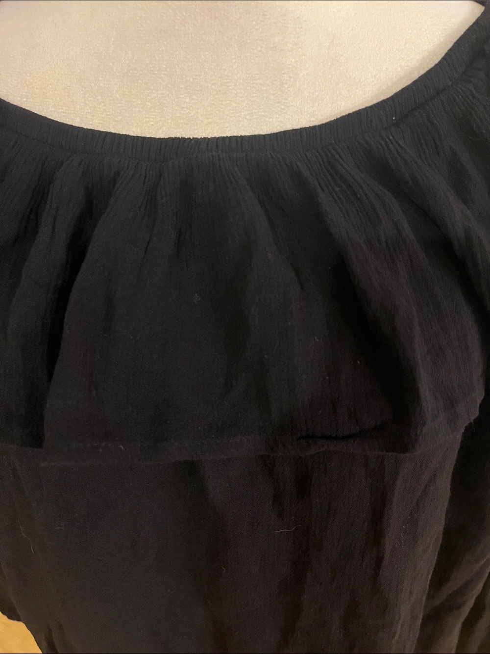 Marine Layer Black Ruffled Long-Sleeve Blouse 100% Rayon - Picture 3 of 4